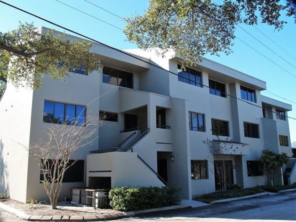 Kennedy Oaks: 3333 W Kennedy Blvd Ste 207, Tampa, FL 33609